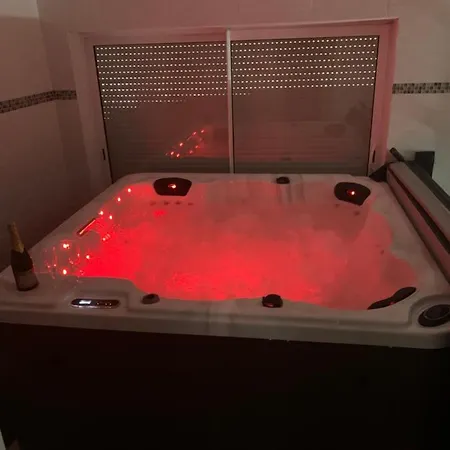 Chez Sophie, Avec Jacuzzi Et Salle Cinema Διαμέρισμα Altviller
