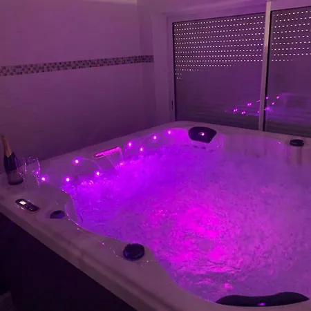 Chez Sophie, Avec Jacuzzi Et Salle Cinema Διαμέρισμα Altviller