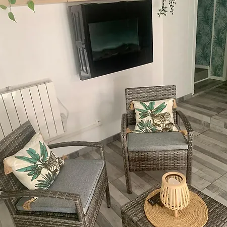 Chez Sophie, Avec Jacuzzi Et Salle Cinema Apartment