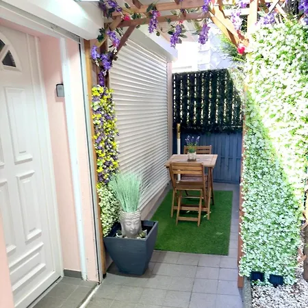 Διαμέρισμα Chez Sophie, Avec Jacuzzi Et Salle Cinema