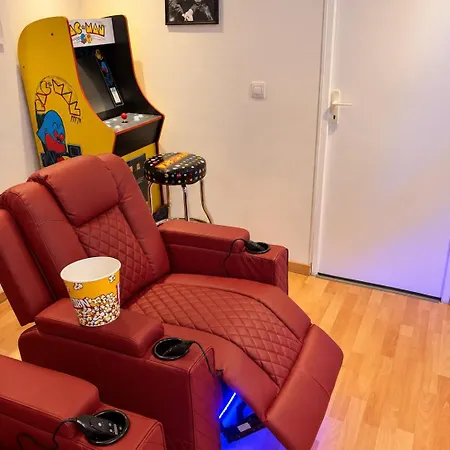 Chez Sophie, Avec Jacuzzi Et Salle Cinema * Altviller
