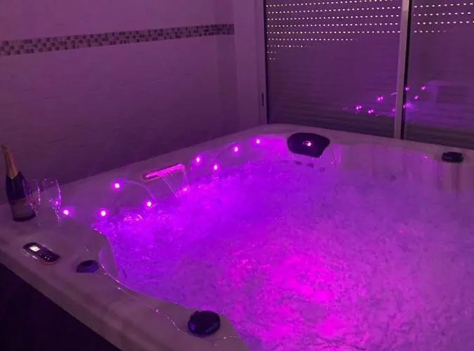 Chez Sophie, Avec Jacuzzi Et Salle Cinéma Appartement Altviller